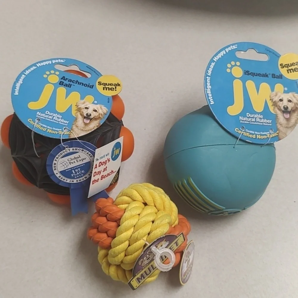 3 Squeaky Balls For Pets